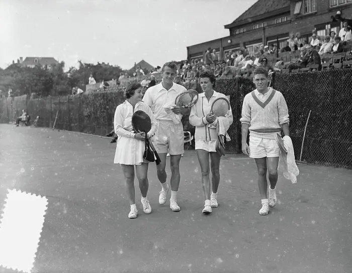 Framed Print : Anefo photo collection. Tennis Netherlands against Germany Noordwijk, mixed double. August 13, 1955. Noordwijk Framed Print : Anefo photo collection. Tennis Netherlands against Germany Noordwijk, mixed double. August 13, 1955. Noordwijk
