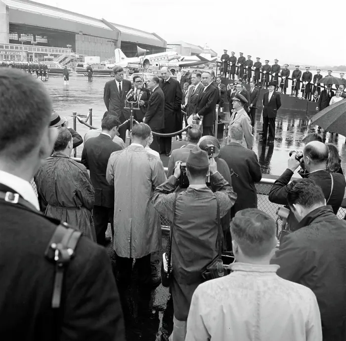 Framed Print : Arrival ceremony for Roberto F Framed Print : Arrival ceremony for Roberto F
