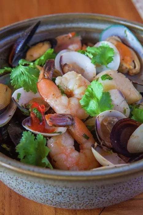 Framed Print : Aruban food, bowl of prawns and shellfish with garnish Framed Print : Aruban food, bowl of prawns and shellfish with garnish