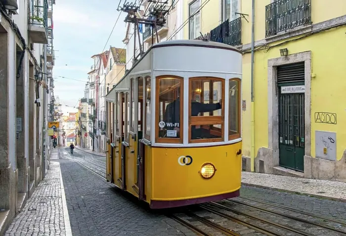 Framed Print : Ascensor da Bica Funicular, Lisbon, Portugal Framed Print : Ascensor da Bica Funicular, Lisbon, Portugal