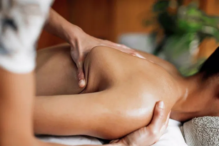 Framed Print : Ayurveda back and shoulder massage with ayurvedic oil Framed Print : Ayurveda back and shoulder massage with ayurvedic oil