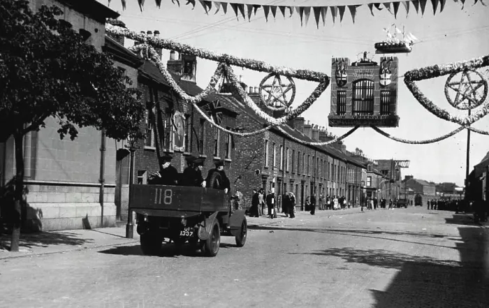 Framed Print : The Belfast Riots; Troops Called Out -- A police truck passing under the welcoming sign of the 12th July Orange Day Framed Print : The Belfast Riots; Troops Called Out -- A police truck passing under the welcoming sign of the 12th July Orange Day