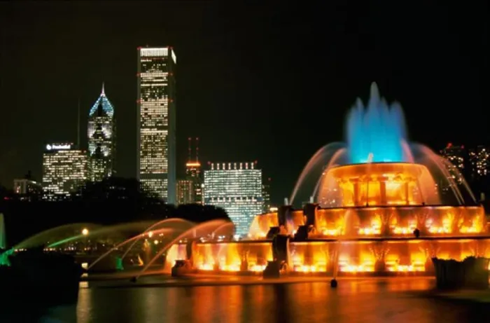 Framed Print : Buckingham Fountain, Grant Park, Chicago, Illinois, USA Framed Print : Buckingham Fountain, Grant Park, Chicago, Illinois, USA