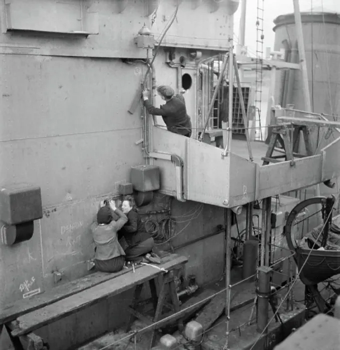 Framed Print : Cecil Beaton Photographs- Tyneside Shipyards, 1943 Framed Print : Cecil Beaton Photographs- Tyneside Shipyards, 1943