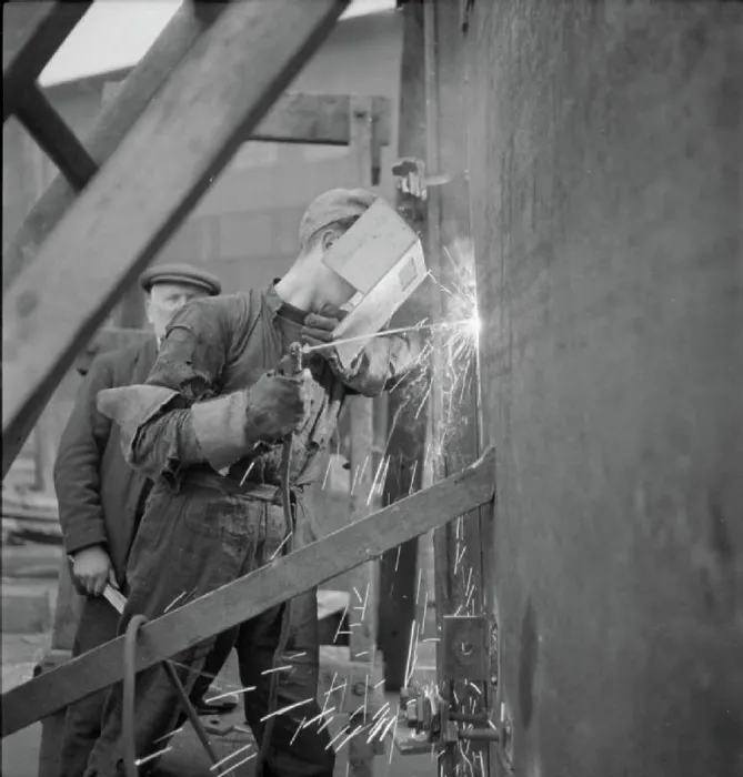 Framed Print : Cecil Beaton Photographs- Tyneside Shipyards, 1943 Framed Print : Cecil Beaton Photographs- Tyneside Shipyards, 1943