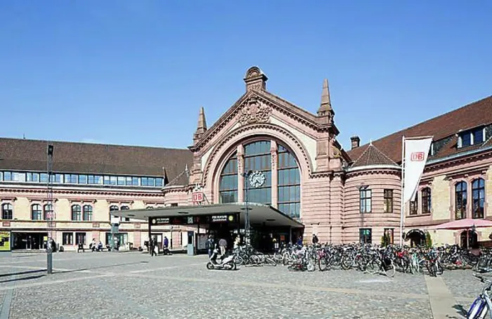 Framed Print : Central Station, station building, Osnabrueck, Lower Saxony, Germany, Europe Framed Print : Central Station, station building, Osnabrueck, Lower Saxony, Germany, Europe