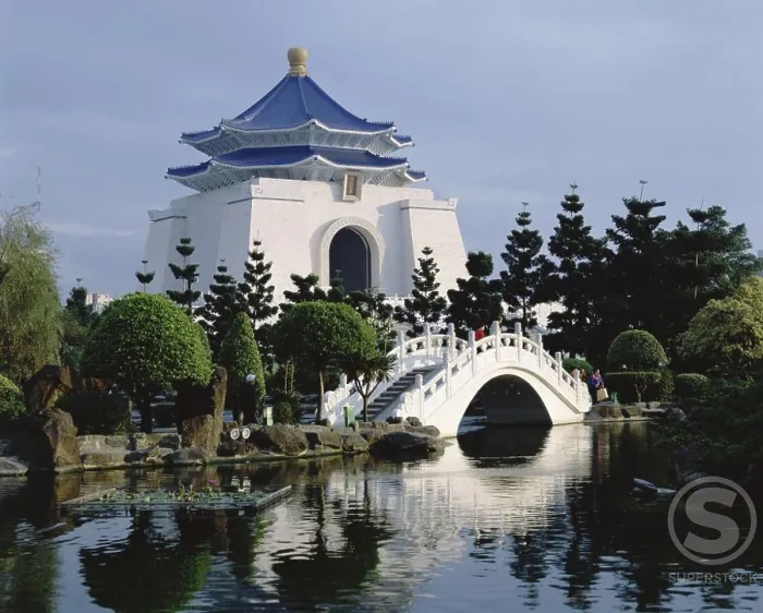 Framed Print : Chiang Kai-shek Memorial Hall Taipei Taiwan Framed Print : Chiang Kai-shek Memorial Hall Taipei Taiwan