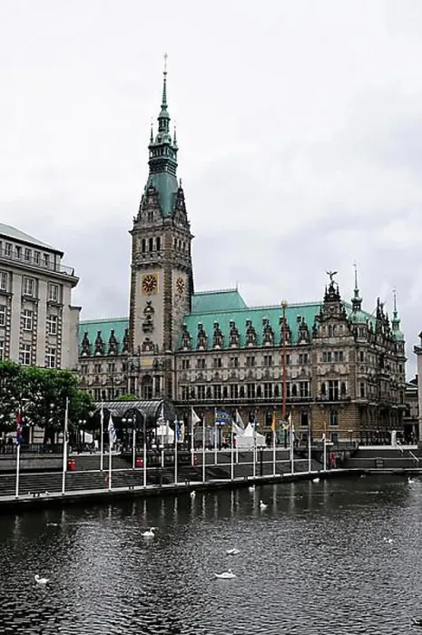 Framed Print : City Hall, Inner Alster Lake, Rathausmarkt square, Neustadt district, Hanseatic City of Hamburg, Germany, Europe Framed Print : City Hall, Inner Alster Lake, Rathausmarkt square, Neustadt district, Hanseatic City of Hamburg, Germany, Europe