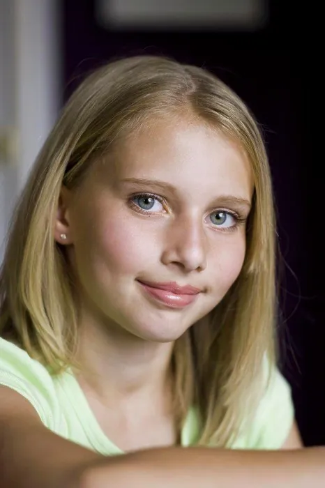 Framed Print : Closeup of girl smiling
