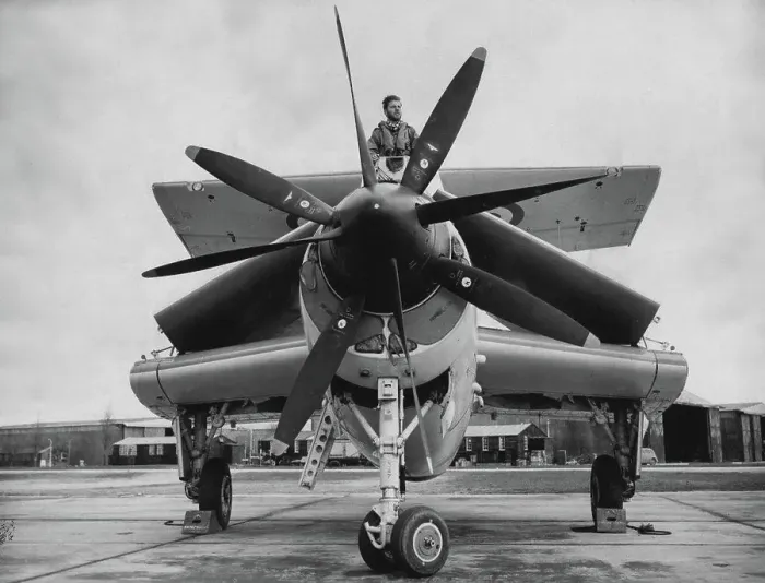 Framed Print : Concertina Plane Neatly packaged and ready for stowing - Fairey Gannett with wings folded