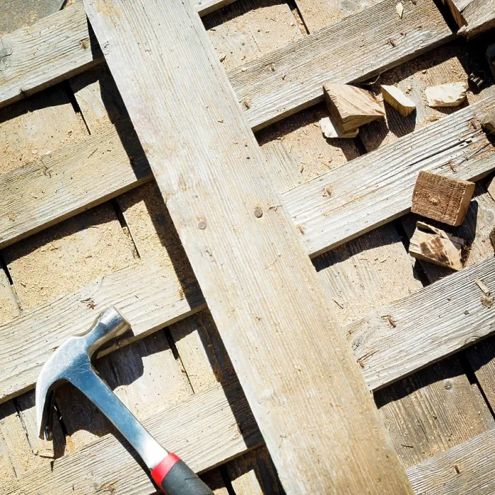 Framed Print : Construction Timber off-cuts, sawdust and tools on a construction site Copyright: xZoonar.com / TimxHesterx 5867429 Framed Print : Construction Timber off-cuts, sawdust and tools on a construction site Copyright: xZoonar.com / TimxHesterx 5867429