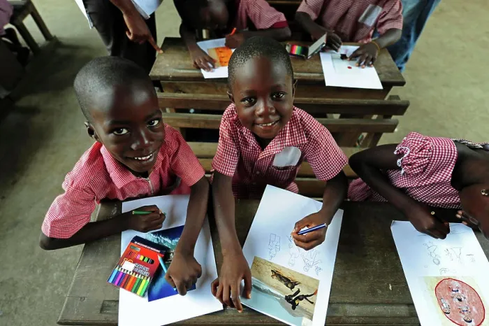 Framed Print : Cote d'Ivoire, Abidjan, schoolchildren drawing during Art in All of Us activities (MR) Framed Print : Cote d'Ivoire, Abidjan, schoolchildren drawing during Art in All of Us activities (MR)