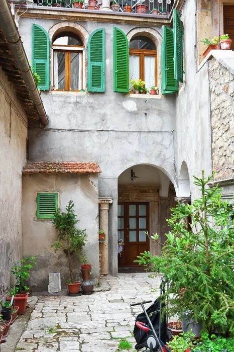 Framed Print : Courtyard Courtyard in the Historic Center City of Sorano in Italy Copyright: xZoonar.com / gkunax 8530216 Framed Print : Courtyard Courtyard in the Historic Center City of Sorano in Italy Copyright: xZoonar.com / gkunax 8530216