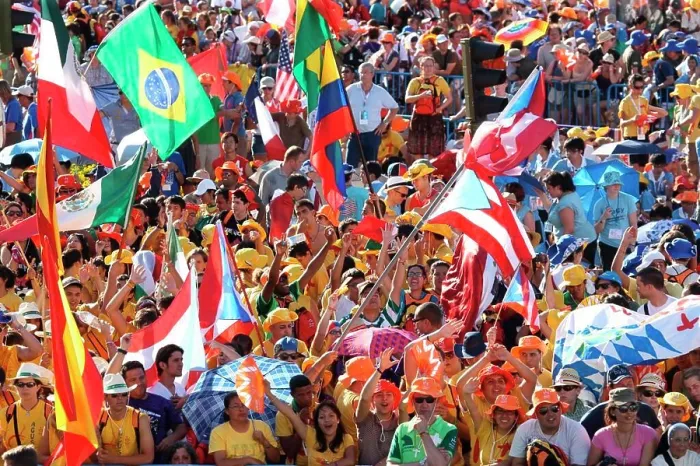 Framed Print : Crowd of pilgrims at World Youth Day. Madrid. Spain