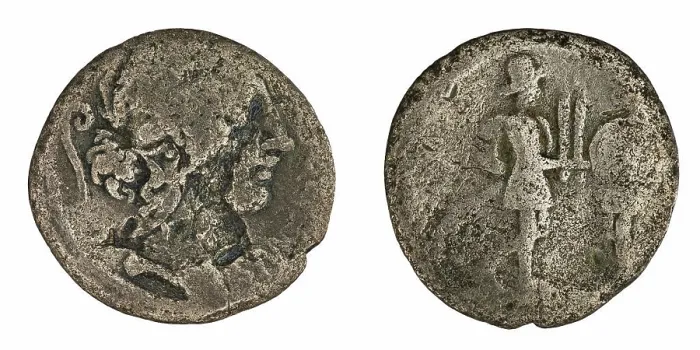 Framed Print : denarius. Servilius, C. (fl. 57 a.C.), monetary officer, Republika Rzymska, issuer Framed Print : denarius. Servilius, C. (fl. 57 a.C.), monetary officer, Republika Rzymska, issuer
