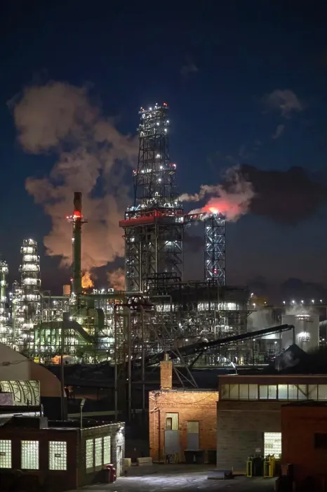 Framed Print : Detroit, Michigan, The Marathon Petroleum Refinery. The refinery processes heavy crude oil from Canada's tar sands Framed Print : Detroit, Michigan, The Marathon Petroleum Refinery. The refinery processes heavy crude oil from Canada's tar sands