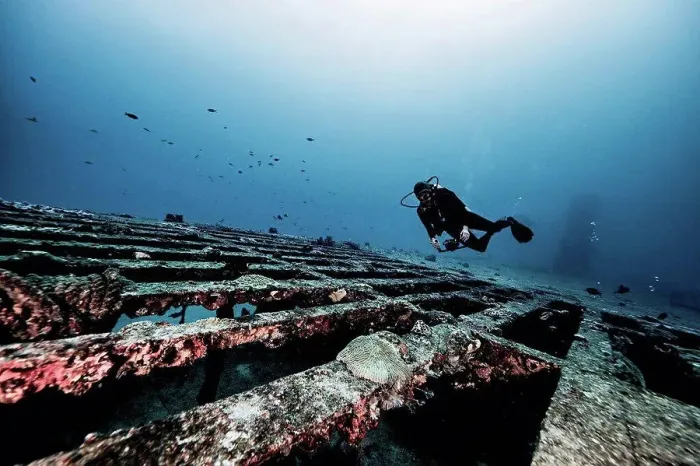 Framed Print : Diver exploring shipwreck, underwater view, Cancun, Mexico Framed Print : Diver exploring shipwreck, underwater view, Cancun, Mexico