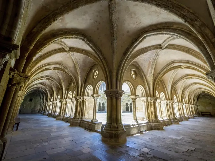 Framed Print : The early 12 century cloister in the old Cathedral (Se Velha)