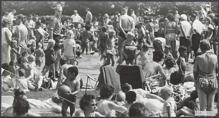 Framed Print : Elsevier photo collection. Amsterdammers bathe ponds heat wave Framed Print : Elsevier photo collection. Amsterdammers bathe ponds heat wave