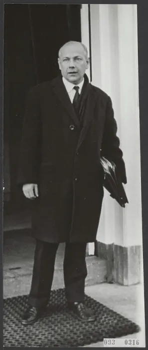 Framed Print : Elsevier photo collection. Cabinet formation. Fraction chairman J. Den Uyl PvdA. February 20, 1967. Hague, South Holland Framed Print : Elsevier photo collection. Cabinet formation. Fraction chairman J. Den Uyl PvdA. February 20, 1967. Hague, South Holland