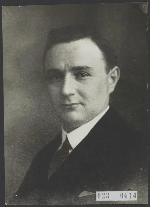 Framed Print : Elsevier photo collection. Dr. H. Frijda, appoints professor maintenance statistics Municipal University Amsterdam. 1921 Framed Print : Elsevier photo collection. Dr. H. Frijda, appoints professor maintenance statistics Municipal University Amsterdam. 1921