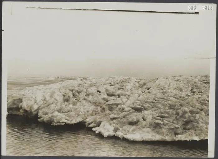 Framed Print : Elsevier photo collection. Winter landscape. Ice floes Zuiderzee. January 1924. IJsselmeer, Zuiderzee Framed Print : Elsevier photo collection. Winter landscape. Ice floes Zuiderzee. January 1924. IJsselmeer, Zuiderzee