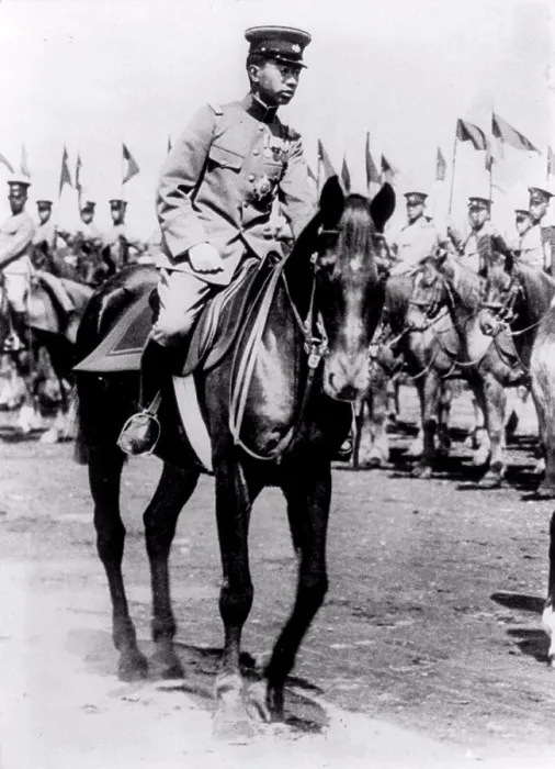 Framed Print : Emperor Hirohito of Japan on horseback, reviewing troops of the Japanese Army 1928 Framed Print : Emperor Hirohito of Japan on horseback, reviewing troops of the Japanese Army 1928