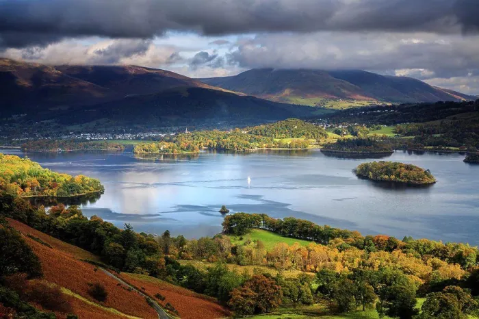 Framed Print : England, Cumbria, Keswick. View over Derwent Water from Cat Bells near Keswick Framed Print : England, Cumbria, Keswick. View over Derwent Water from Cat Bells near Keswick