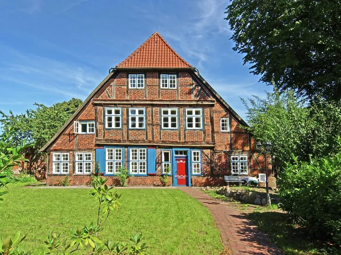 Framed Print : Fachwerkhaus in Ratzeburg half -timbered house in Ratzeburg Framed Print : Fachwerkhaus in Ratzeburg half -timbered house in Ratzeburg