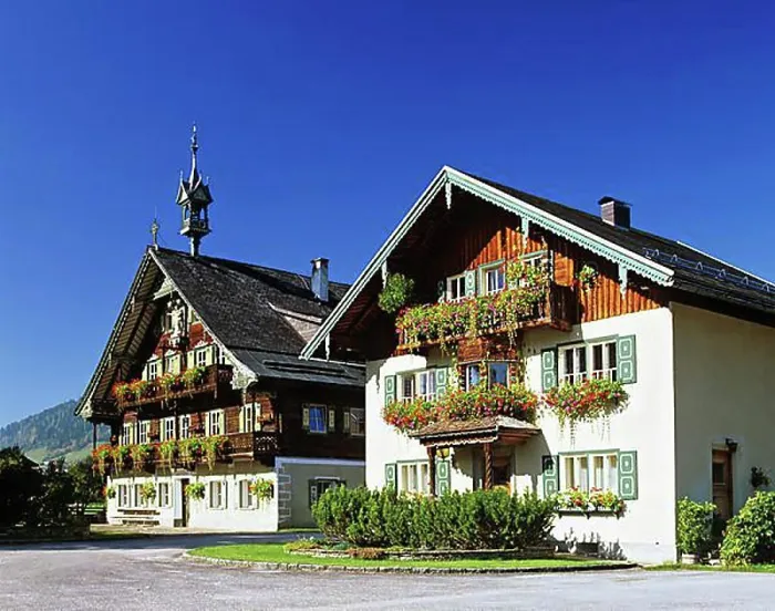 Framed Print : Farmhouses, Salzburger Land, Austria, Europe Framed Print : Farmhouses, Salzburger Land, Austria, Europe