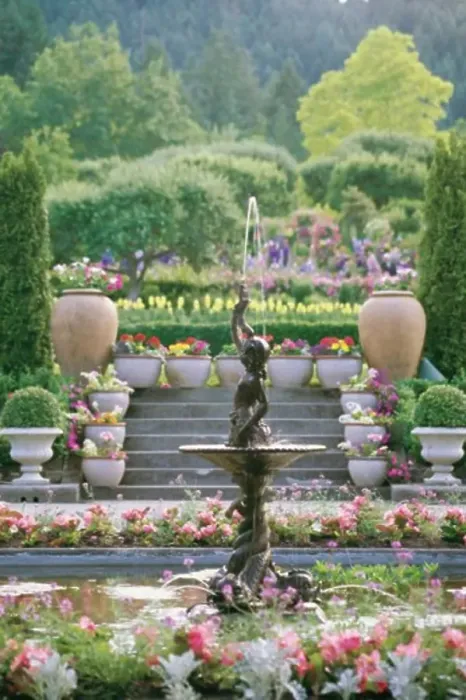 Framed Print : Fountain in a formal garden, Butchart Gardens, Victoria, British Columbia, Canada Framed Print : Fountain in a formal garden, Butchart Gardens, Victoria, British Columbia, Canada