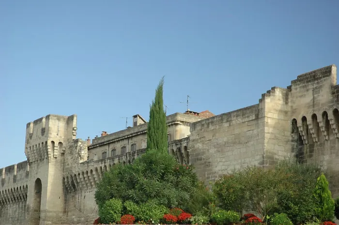 Framed Print : France, Avignon, Provence, ramparts surrounding city Framed Print : France, Avignon, Provence, ramparts surrounding city