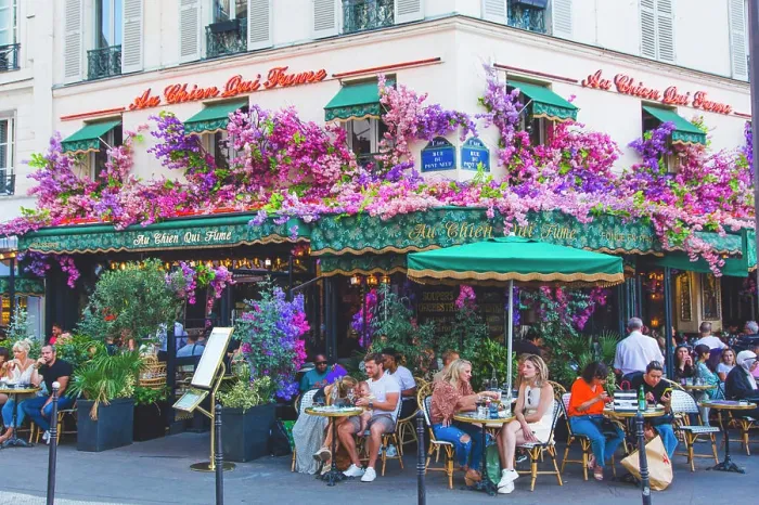Framed Print : France, Paris, Au Chien Qui Fume, restaurant Framed Print : France, Paris, Au Chien Qui Fume, restaurant