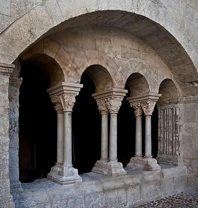 Framed Print : Frankr Montmajour b Arles Benedictine Abbey 59849 Four-arched opening in the cloister Framed Print : Frankr Montmajour b Arles Benedictine Abbey 59849 Four-arched opening in the cloister