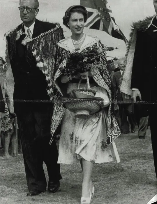 Framed Print : Gifts - Queen Elizabeth ***** charming and happy as she leaves a Maroi ceremony at Arawa Park Framed Print : Gifts - Queen Elizabeth ***** charming and happy as she leaves a Maroi ceremony at Arawa Park