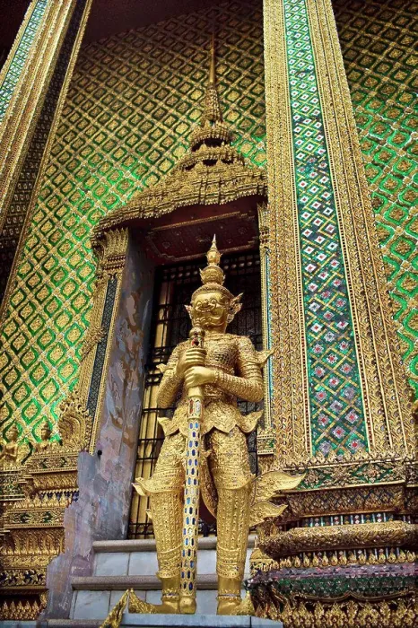 Framed Print : Golden statue at Wat Phra Kaew Framed Print : Golden statue at Wat Phra Kaew