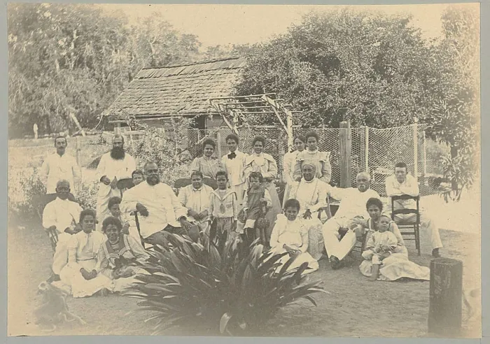 Framed Print : Group portrait. Group photo of an unknown family or group