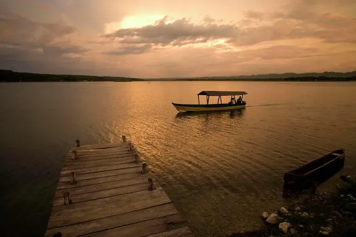 Framed Print : Guatemala - Flores Lake & pontoon at sunset Framed Print : Guatemala - Flores Lake & pontoon at sunset