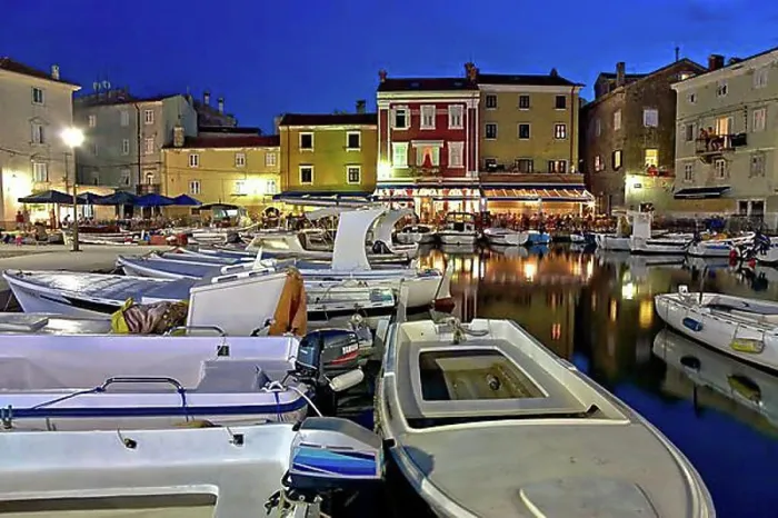 Framed Print : Harbour of Cres, island Cres, Primorje - Gorski kotar, Croatia, Europe Framed Print : Harbour of Cres, island Cres, Primorje - Gorski kotar, Croatia, Europe