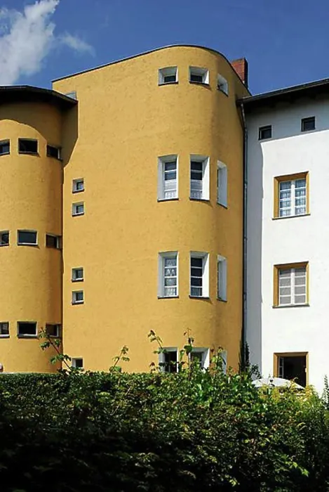 Framed Print : Hufeisensiedlung, housing estate in the shape of a horseshoe by Bruno Taut Framed Print : Hufeisensiedlung, housing estate in the shape of a horseshoe by Bruno Taut
