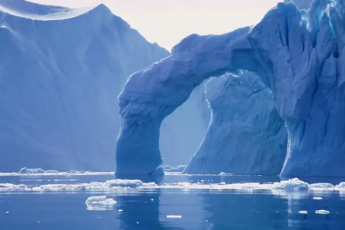 Framed Print : Icebergs in water, Disko Bay, Greenland Framed Print : Icebergs in water, Disko Bay, Greenland