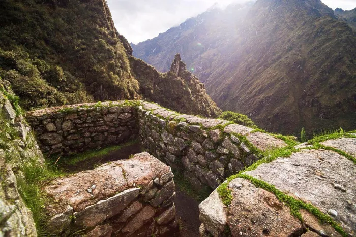 Framed Print : Inca ruins of a Tambo called Runkuraqay on Inca Trail Trek day 3, Cusco Region, Peru, South America Framed Print : Inca ruins of a Tambo called Runkuraqay on Inca Trail Trek day 3, Cusco Region, Peru, South America
