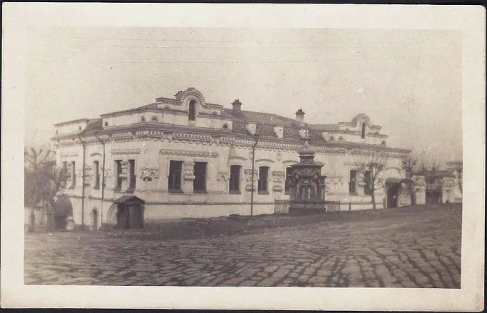 Framed Print : The Ipatiev House in Yekaterinburg, Anonymous