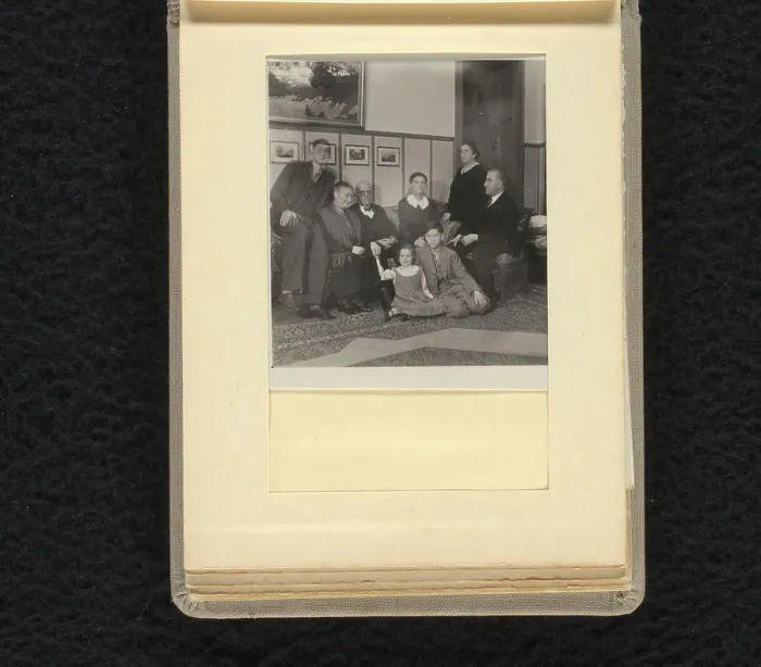 Framed Print : Isabel Wachenheimer during family visits with her parents Eugen Wachenheimer and Else Wachenheimer-Moos