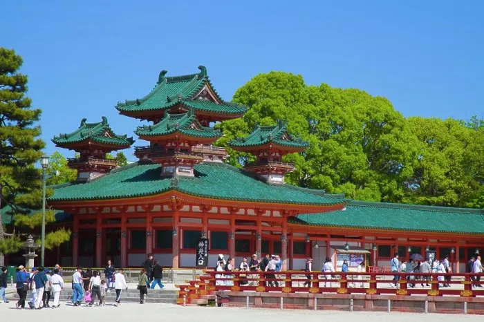 Framed Print : Japan, Kyoto, Heian Jingu Shrine, people Framed Print : Japan, Kyoto, Heian Jingu Shrine, people