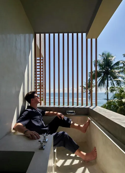 Framed Print : Johnathan Ashmore portait. Harding Boutique Hotel, Ahangama, Sri Lanka. Architect: ANARCHITECT, 2021
