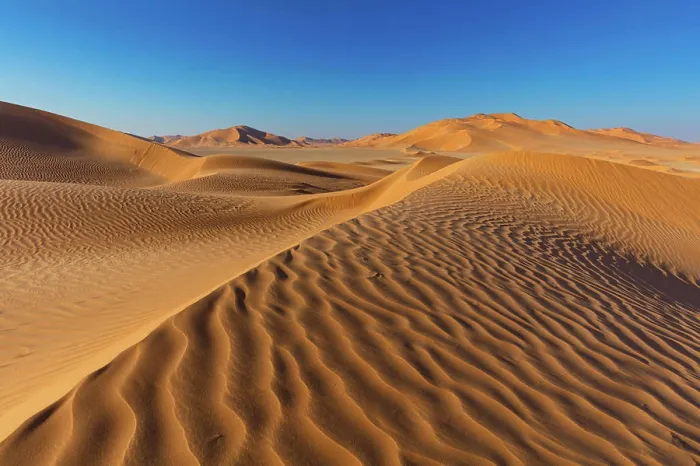 Framed Print : Landschaft im Oman, Oman, Sand Framed Print : Landschaft im Oman, Oman, Sand