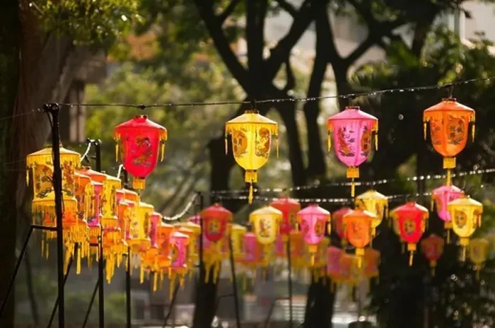 Framed Print : Lanterns in front of a Chinese restaurant, Kuala Lumpur, Malaysia, Asia