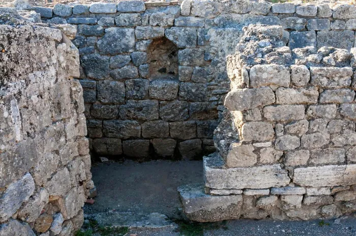 Framed Print : Latrines, The house of the Cryptoporticus Framed Print : Latrines, The house of the Cryptoporticus