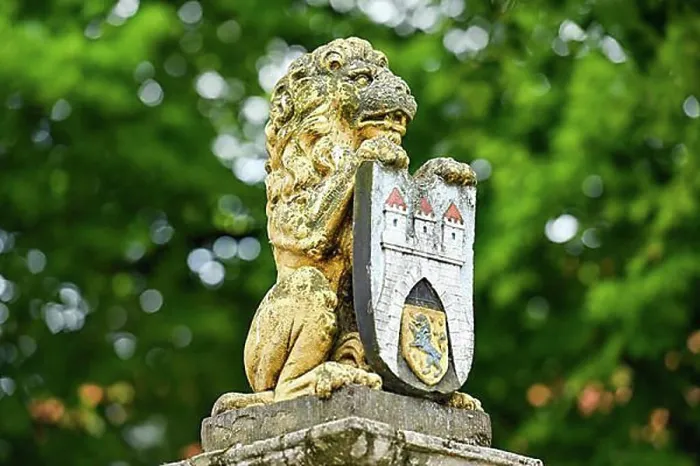 Framed Print : Lion with city coat of arms, Celle, Lower Saxony, Germany, Europe Framed Print : Lion with city coat of arms, Celle, Lower Saxony, Germany, Europe